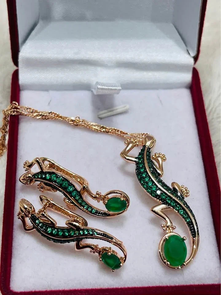 Complete rolled gold 585RG salamander jewelry set, featuring green stones, presented in a gift box.