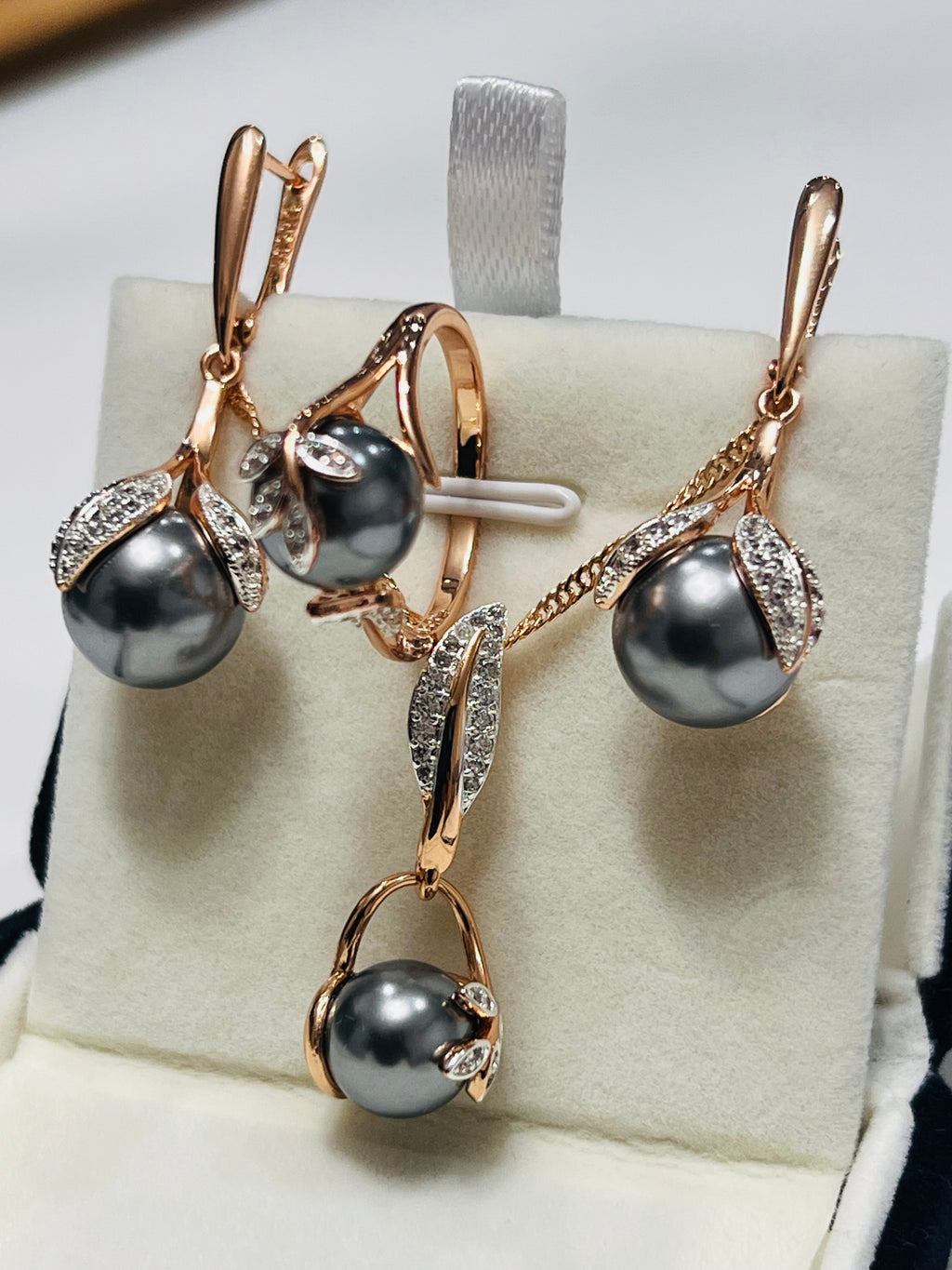 Grey Tahitian Pearl Set in 2-toned Rolled-Gold material