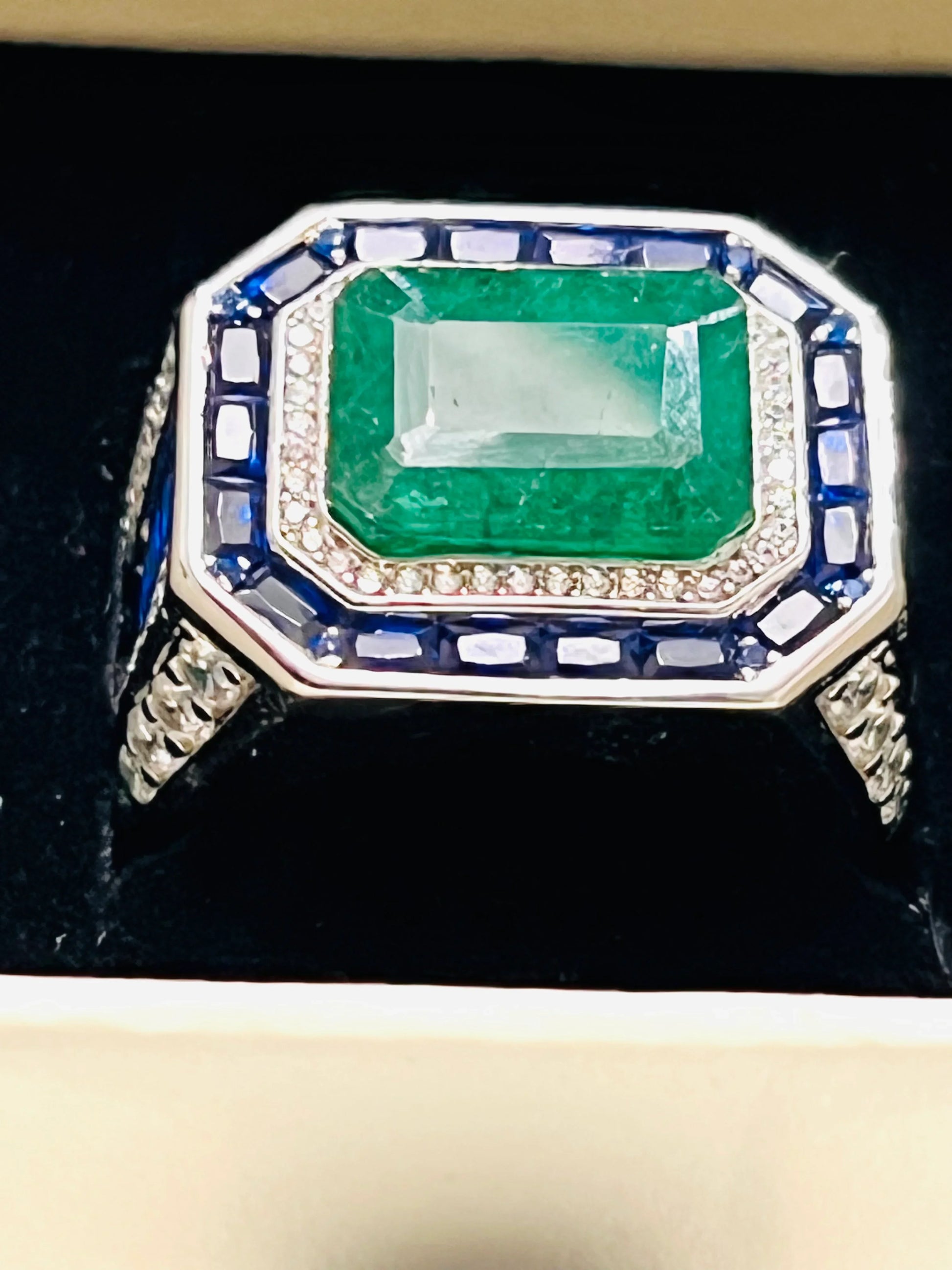Certified 6.7 Carats Emerald Ring for Men. Sterling silver size 10
