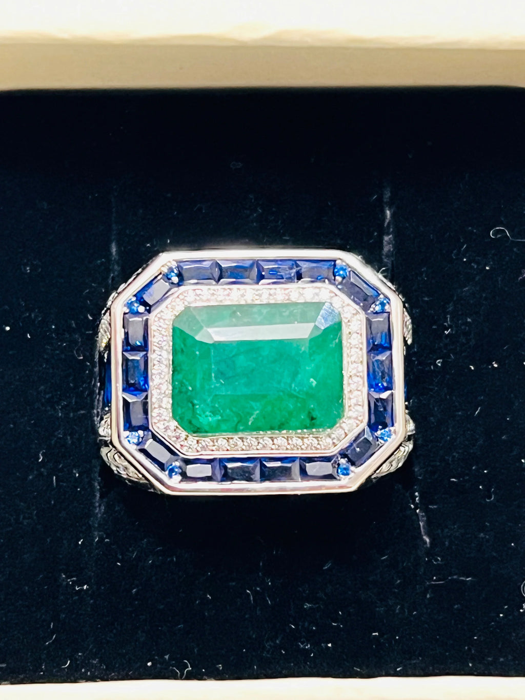Certified 6.7 Carats Emerald Ring for Men. Sterling silver size 10