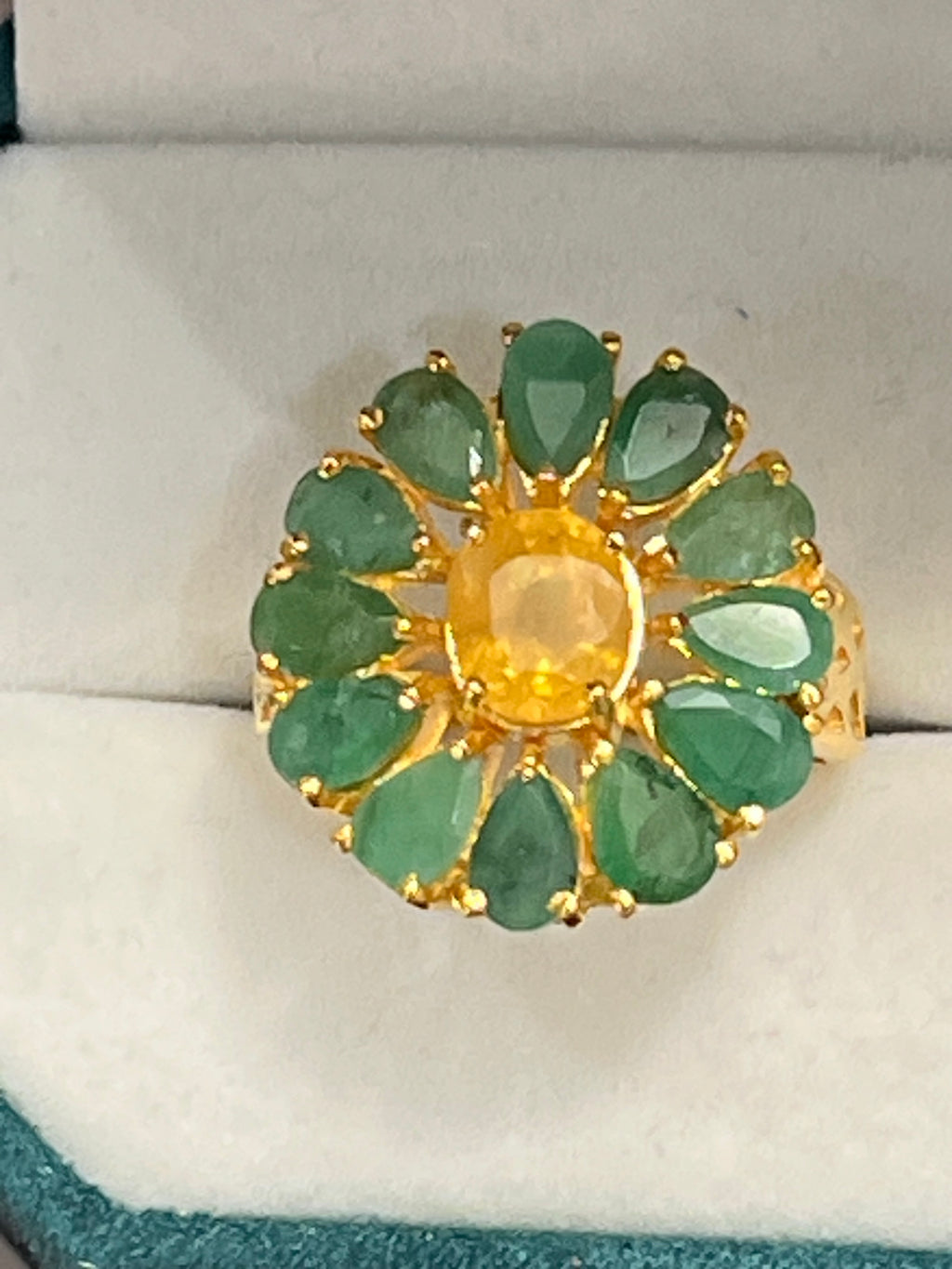 Certified ans Appraised Emerald and Yellow Sapphire Statement Ring