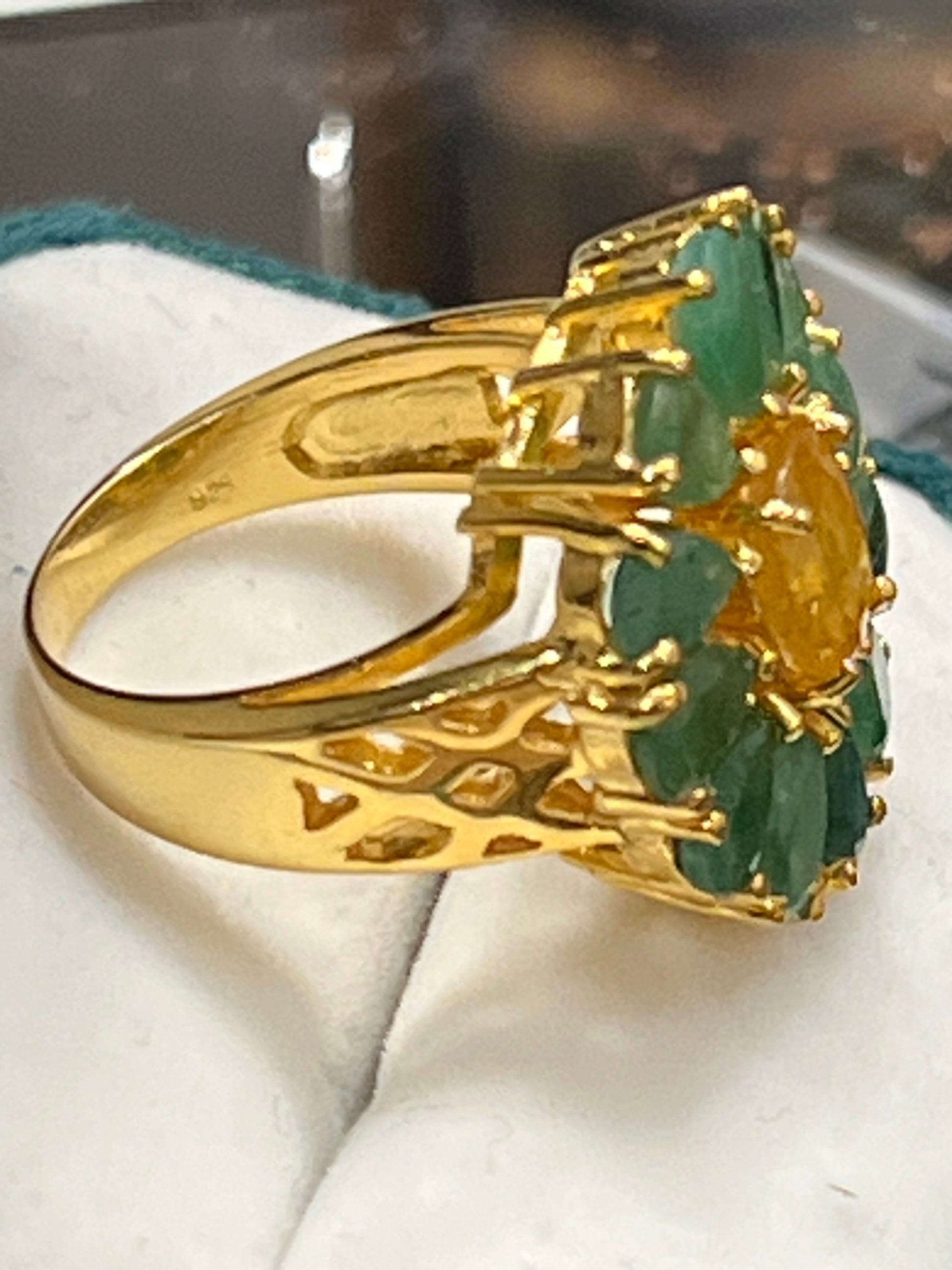 Certified ans Appraised Emerald and Yellow Sapphire Statement Ring