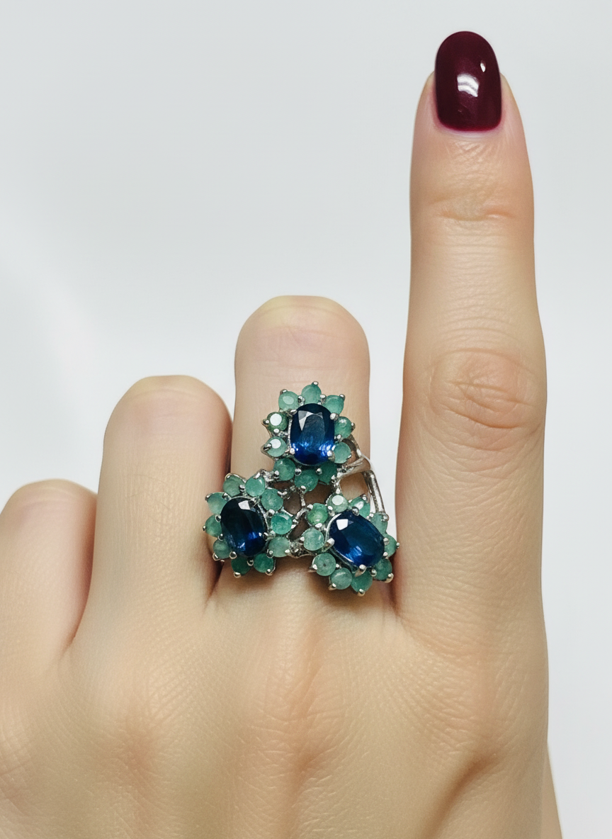 Handmade beautiful Natural Emerald and Kyanite Ring