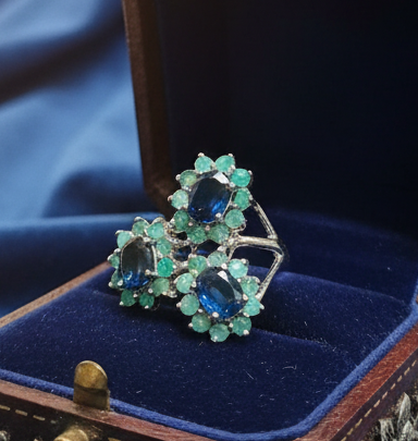 Handmade beautiful Natural Emerald and Kyanite Ring