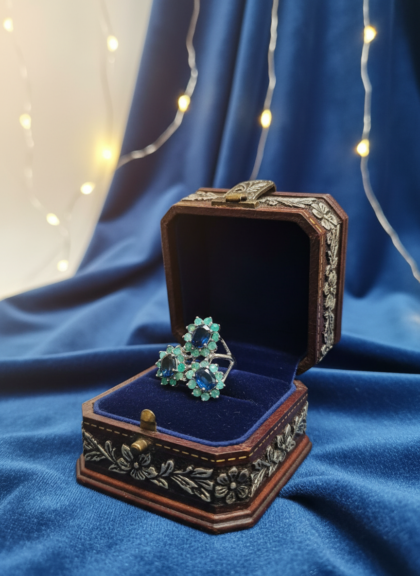 Handmade beautiful Natural Emerald and Kyanite Ring
