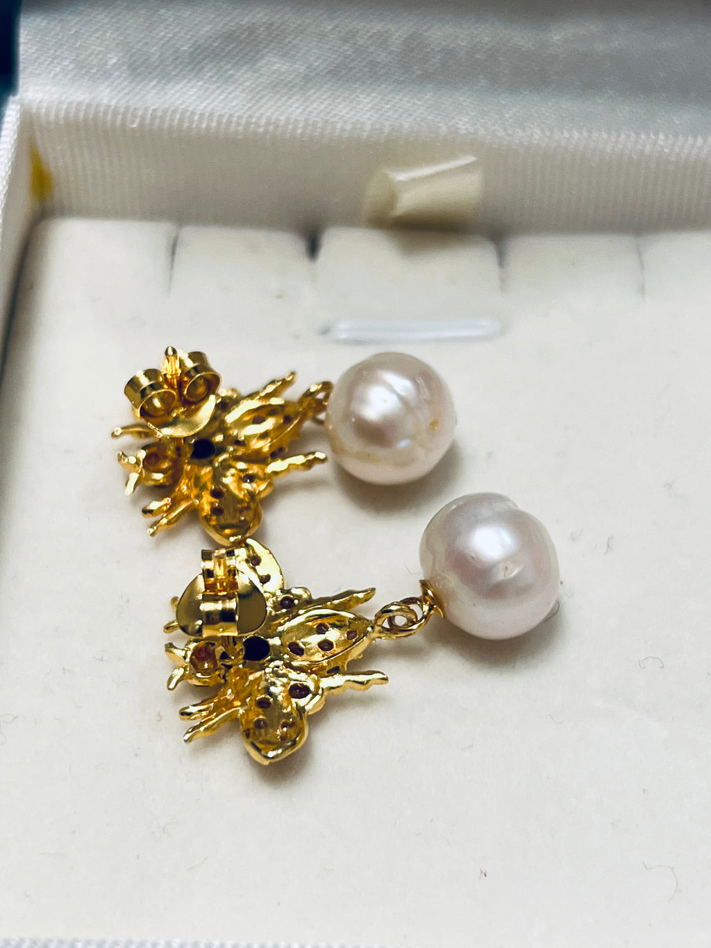 Handmade Freshwater Pearl, Ruby and sapphire “Abeille” Earrings