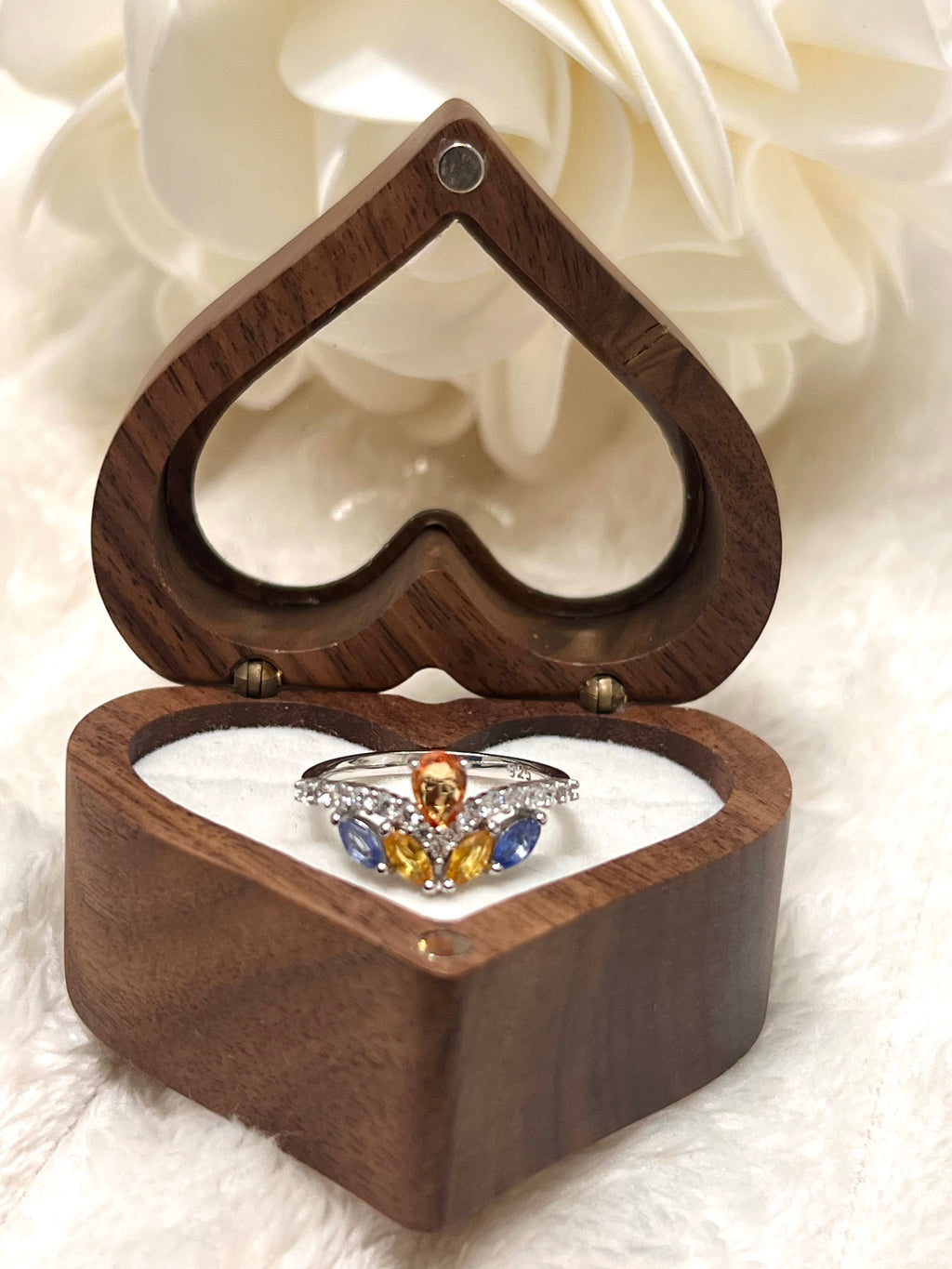 Stunning handmade Yellow and Blue Sapphires Ring