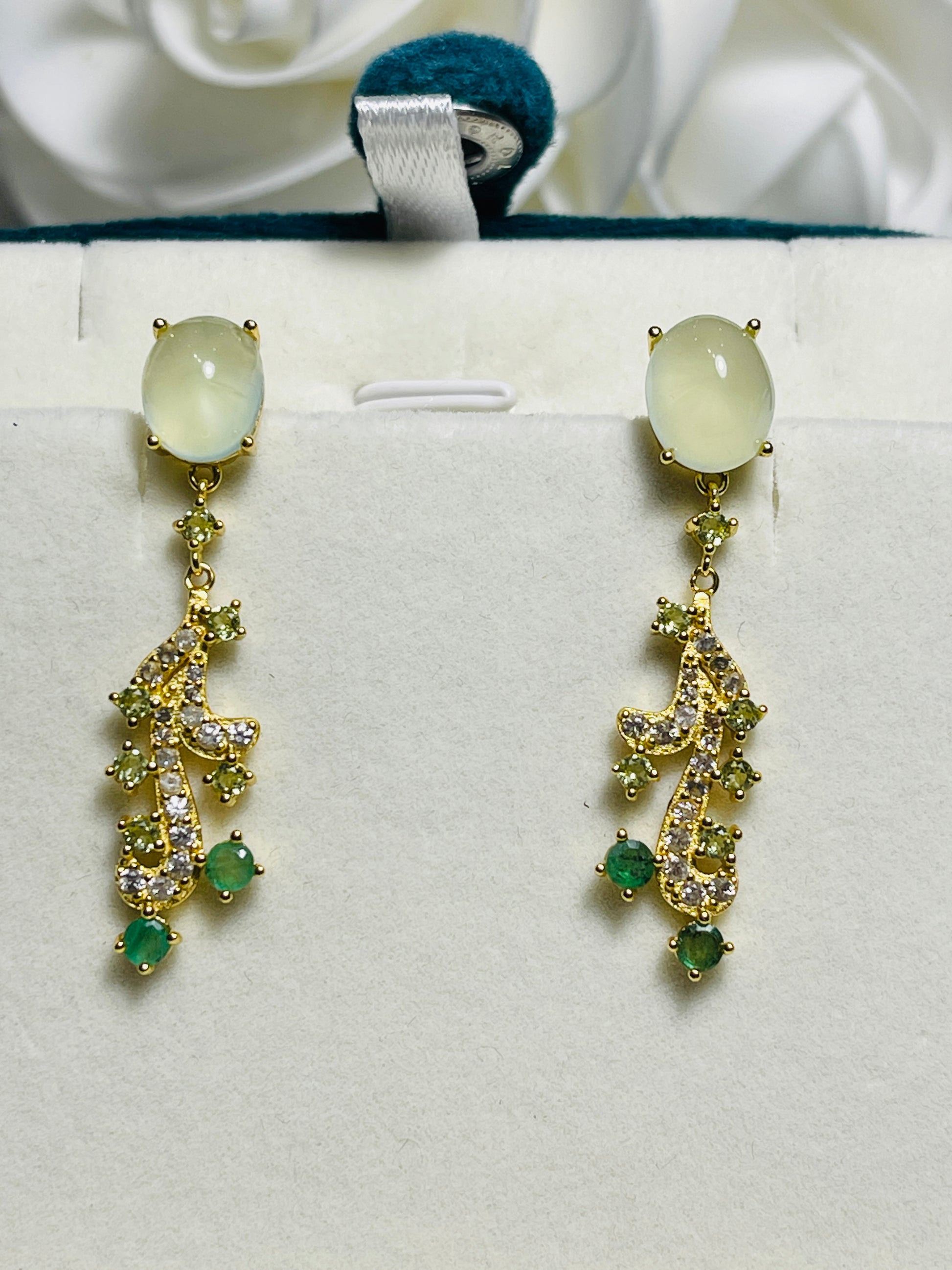 Hadmade Jewlery Set with Natural Prehnite, Emerald and Opal