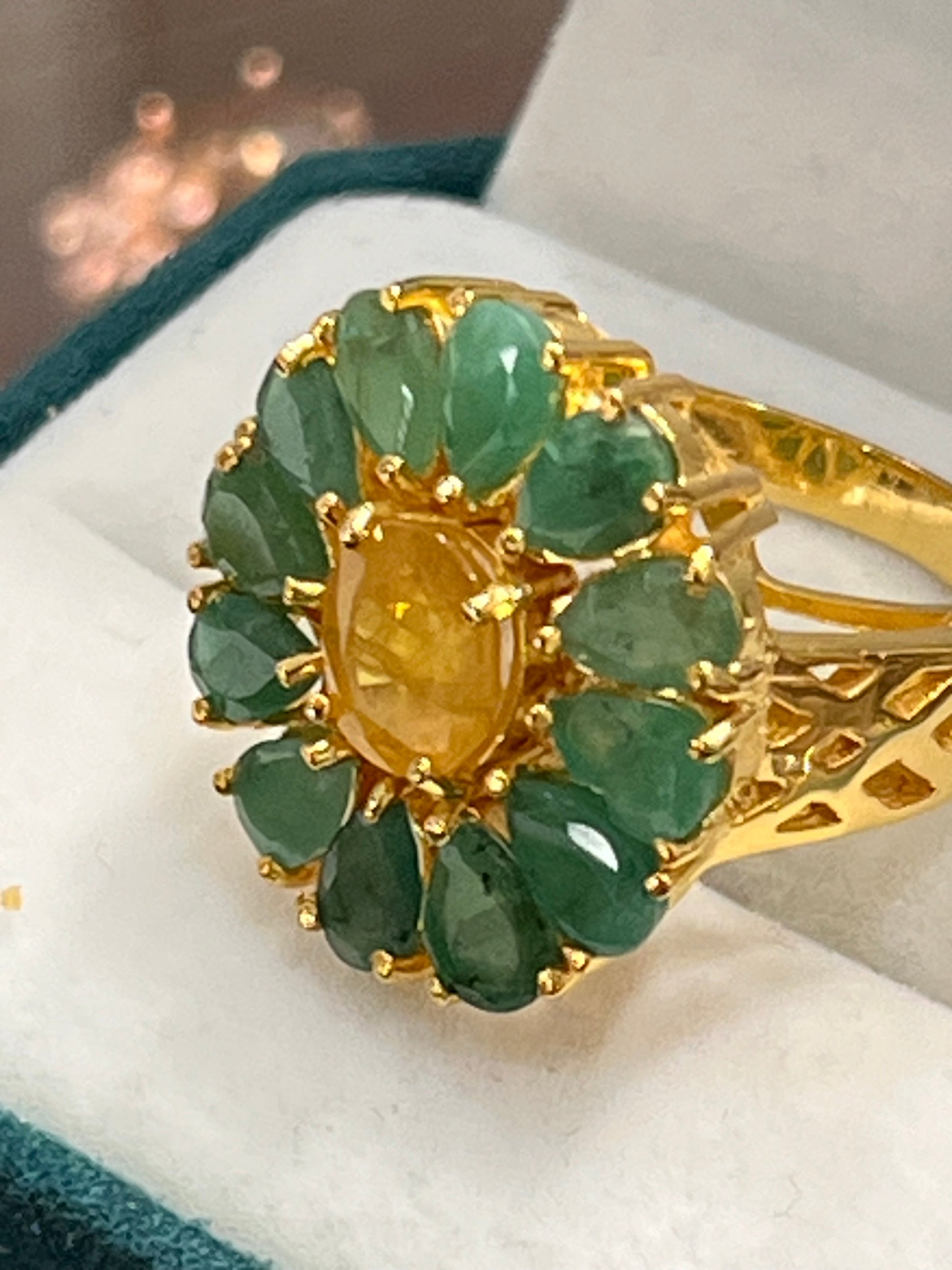 Certified ans Appraised Emerald and Yellow Sapphire Statement Ring