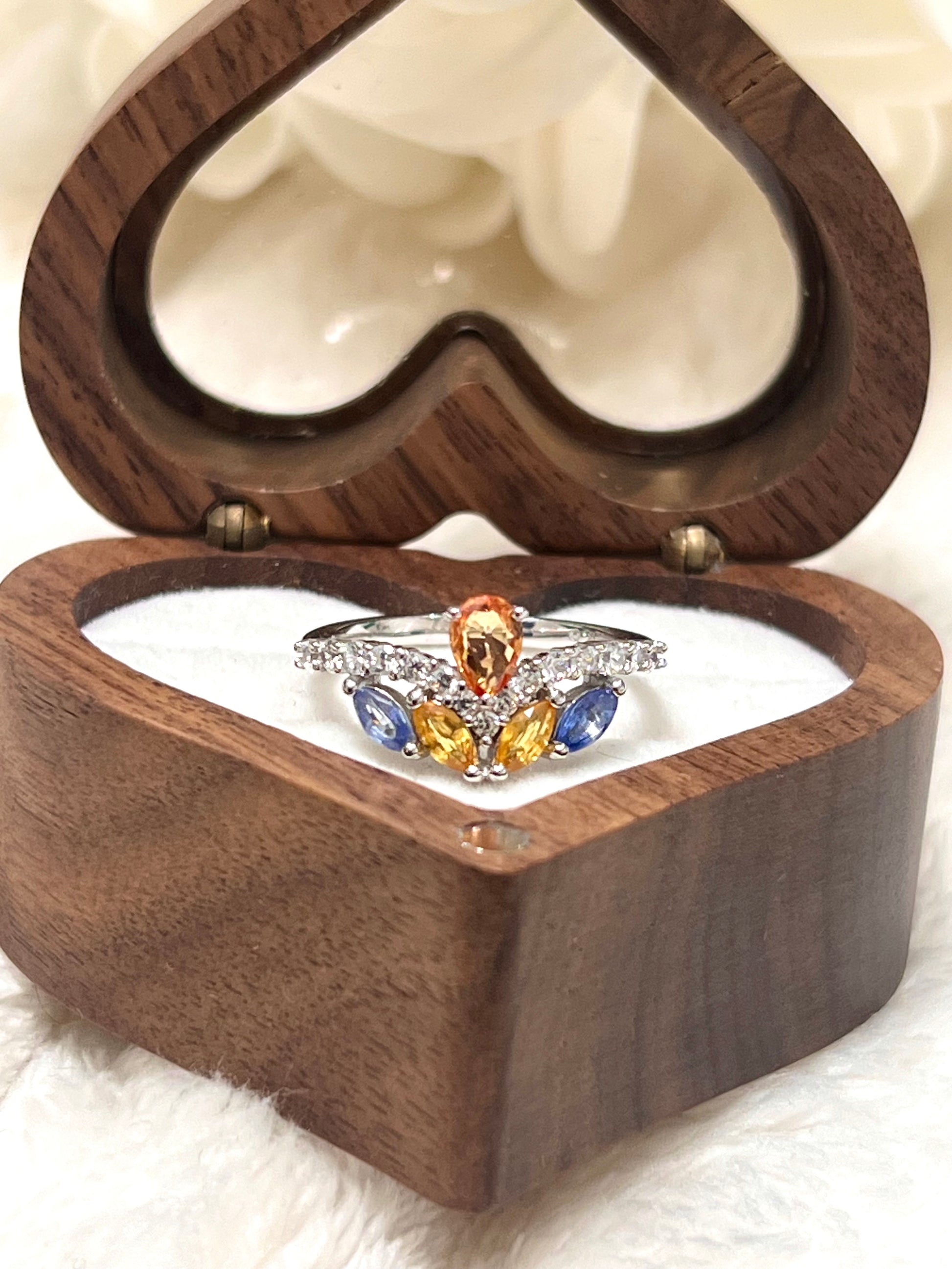 Stunning handmade Yellow and Blue Sapphires Ring