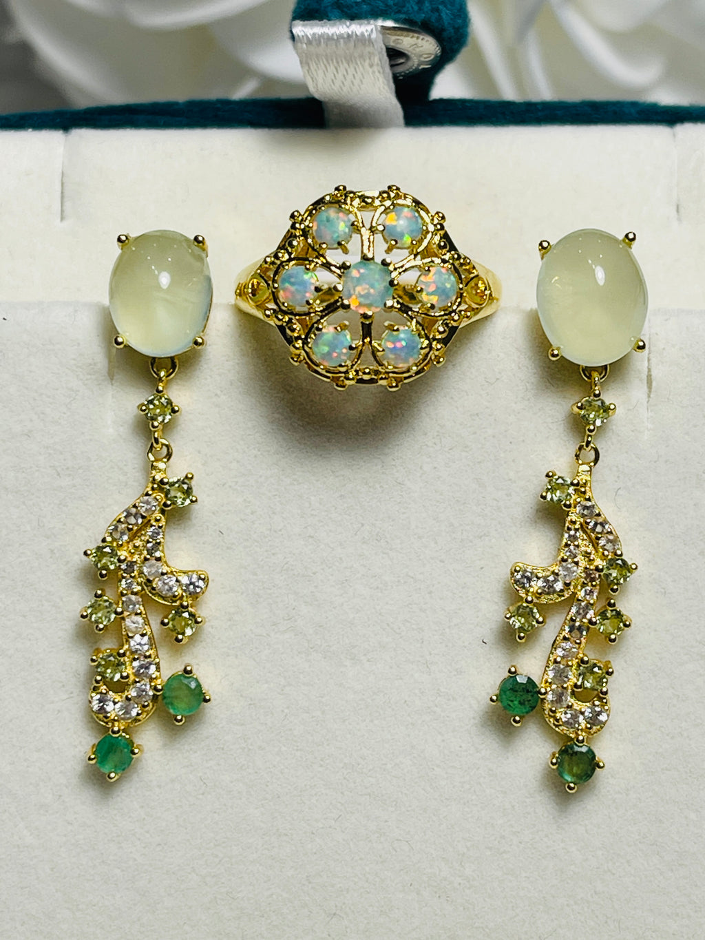 Hadmade Jewlery Set with Natural Prehnite, Emerald and Opal