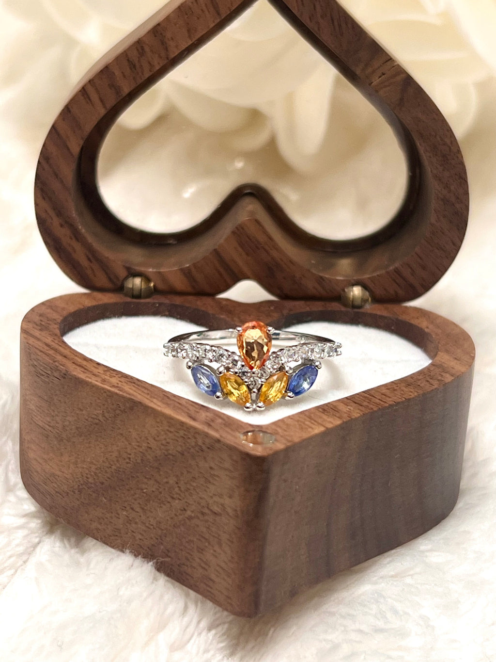 Stunning handmade Yellow and Blue Sapphires Ring