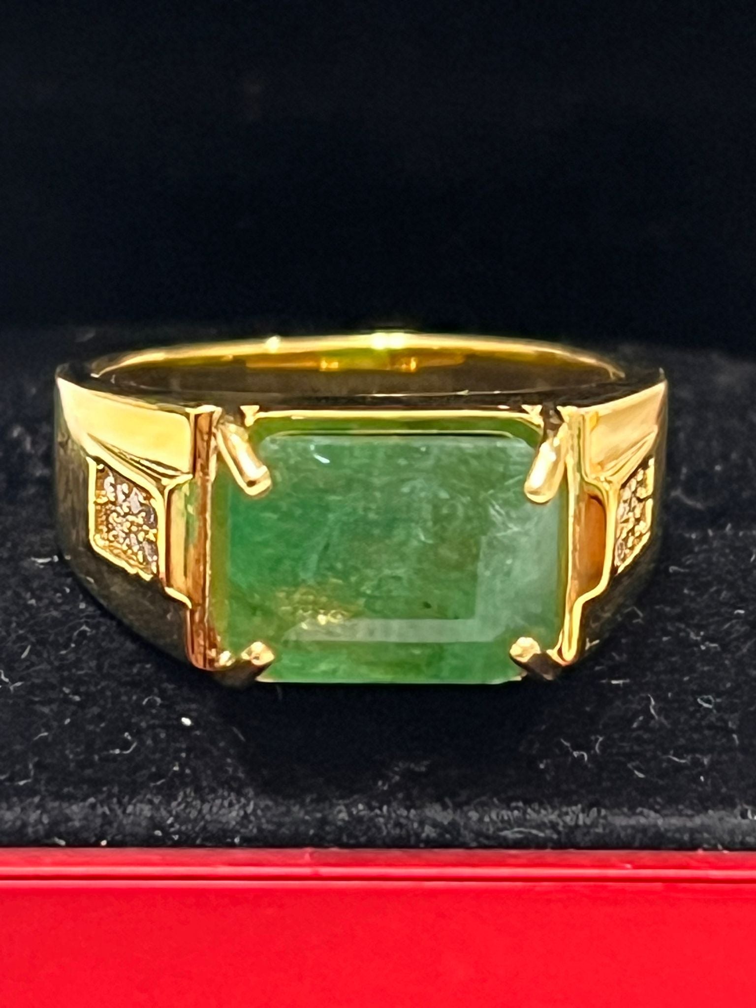Stunning Handmade Colombian Emerald Ring (Men’s or gender-neutral)