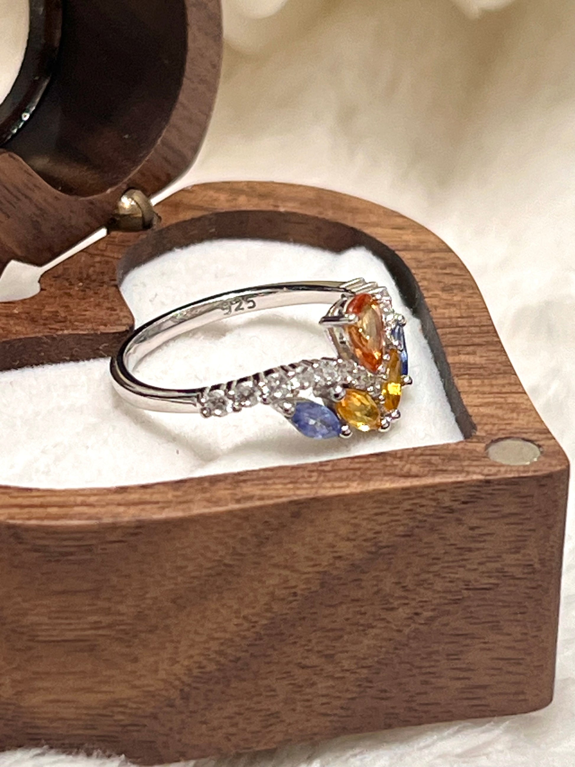 Stunning handmade Yellow and Blue Sapphires Ring