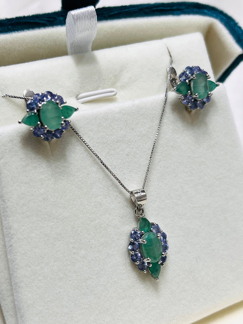 Natural Emerald and Tanzanite Set