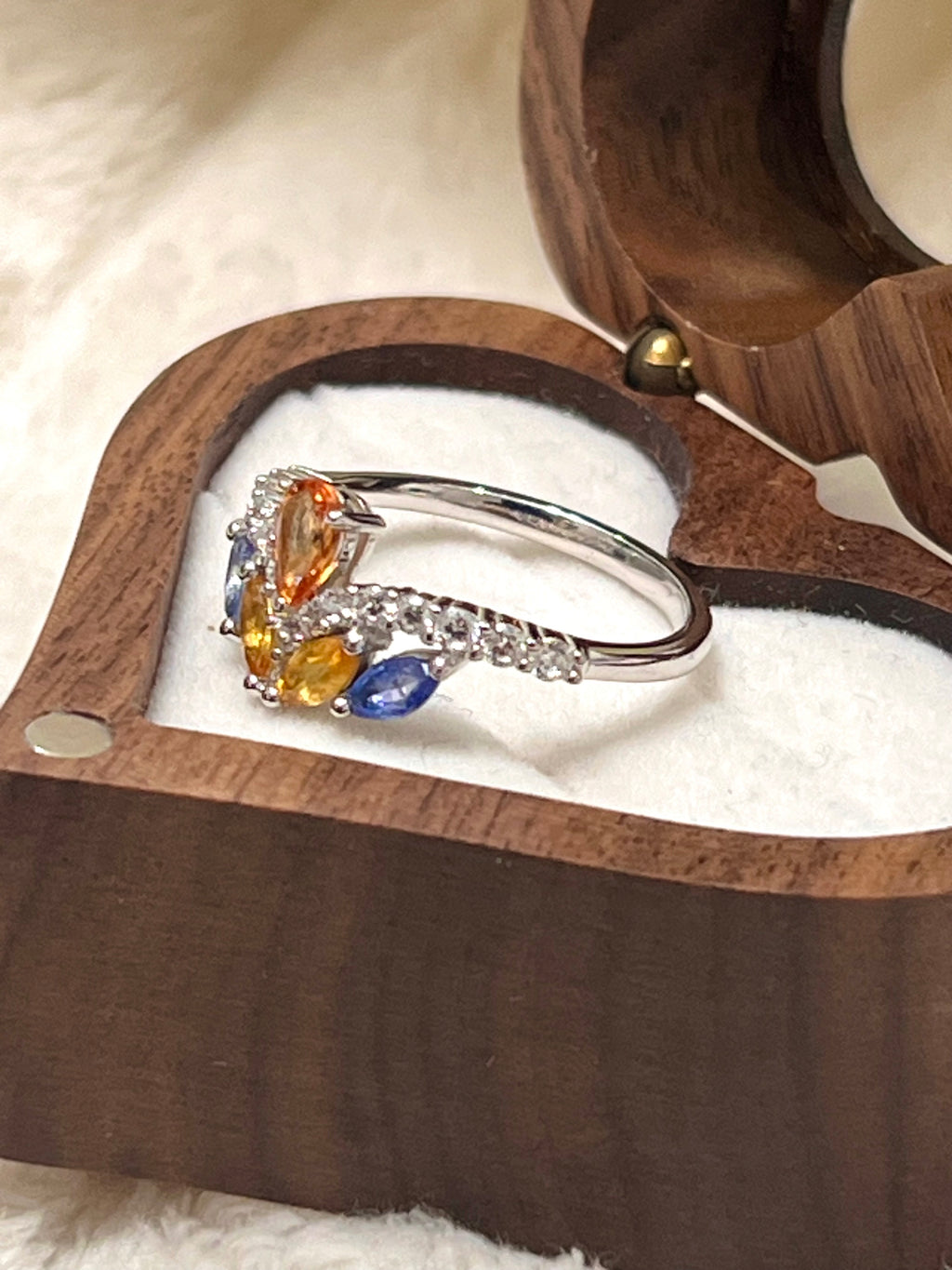 Stunning handmade Yellow and Blue Sapphires Ring