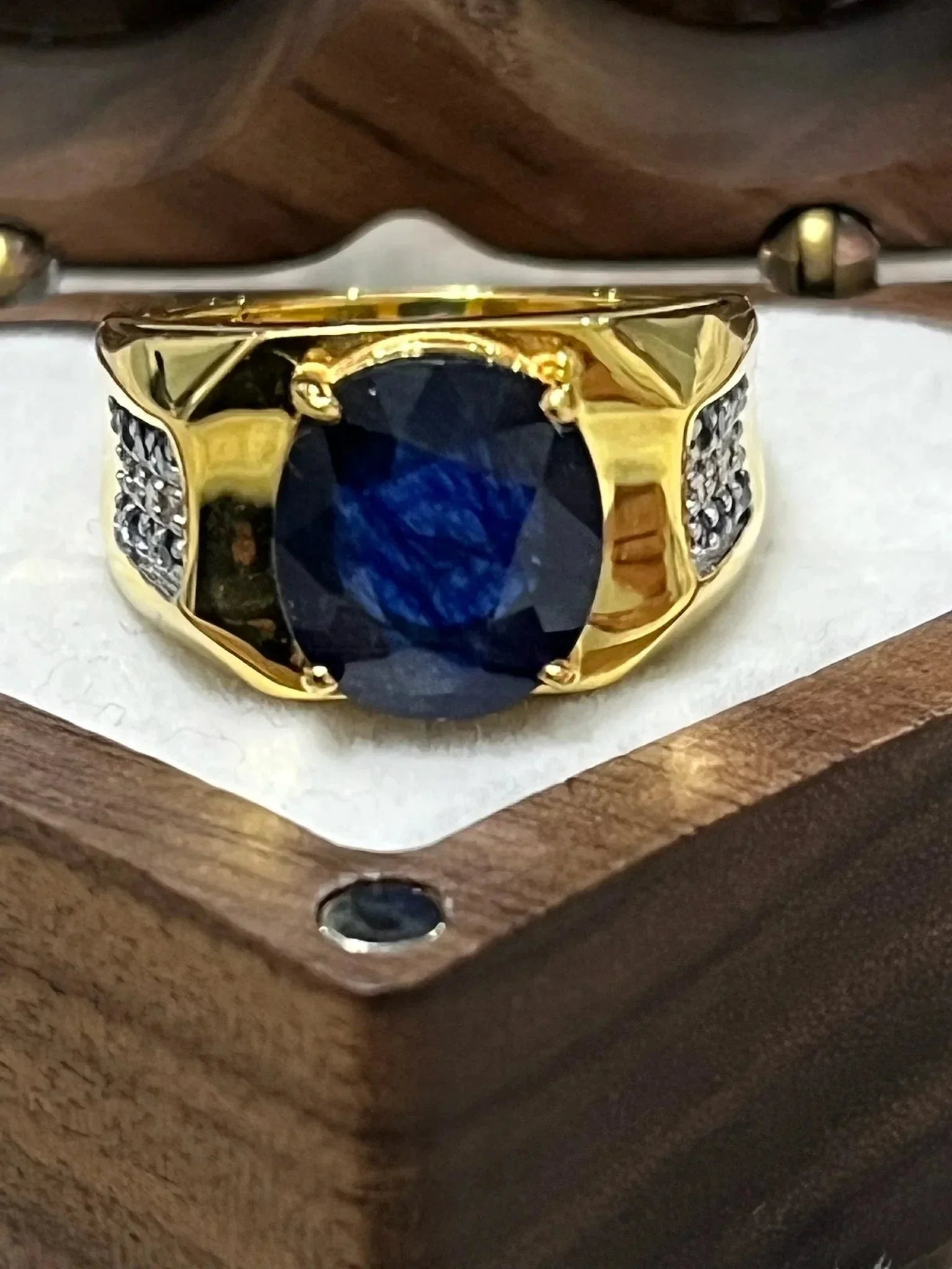 Men’s Ring with natural sapphire, natural diamonds - 5 CTW - Eva & Elie