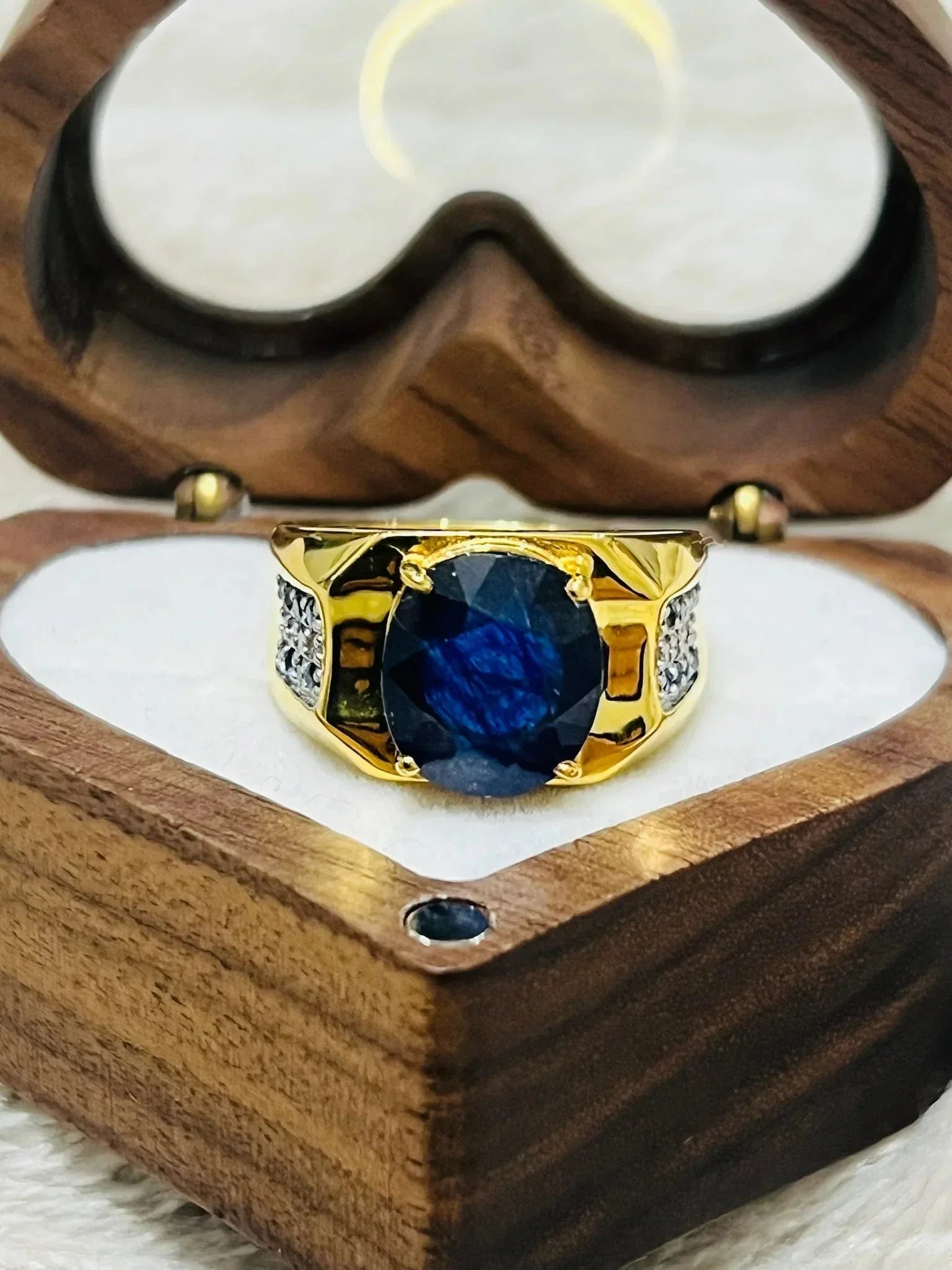 Men’s Ring with natural sapphire, natural diamonds - 5 CTW - Eva & Elie