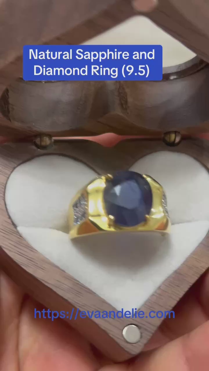 Men’s Ring with natural sapphire and diamonds